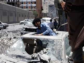 مقتل 6 أشخاص وإصابة 30 آخرين جراء غارتين شنتهما مقاتلات التحالف العربي، واستهدفتا وزارتي الدفاع والداخلية وسط العاصمة صنعاء